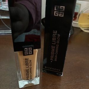 Givenchy foundation Prisme Libre